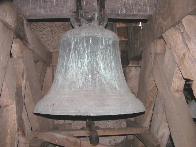 aprx. Tenor Bell in the Church cast.