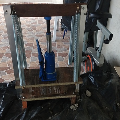 Timeline: ELABORACIÓN PRENSA HIDRÁULICA PARA FABRICAR LADRILLOS ECOLÓGICOS