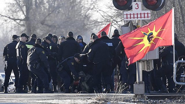The Army Advances on the Mohawk Barricades Around Kanehsatake.