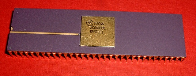 Motorola desarrolló el microprocesador 68030.