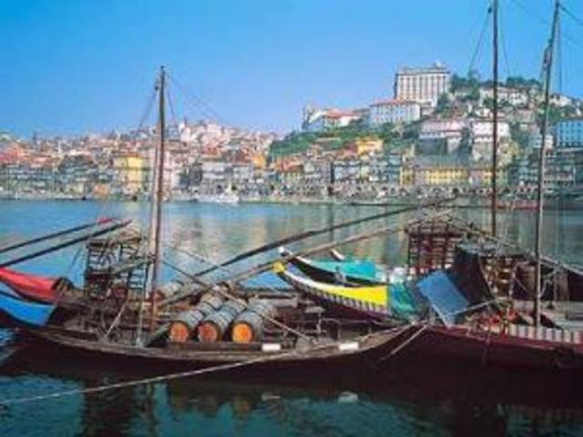 Portuguese traders arrive in Japan