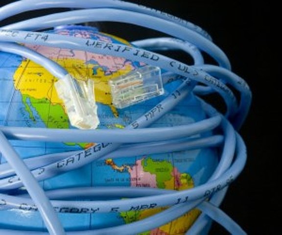 INFRAESTRUCTURA  TRANSNACIONALES DE CABLES Y SATÉLITE