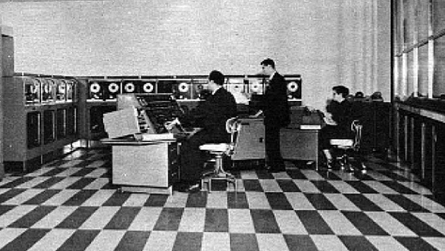 LA PRIMERA GENERACIÓN DE ORDENADORES
