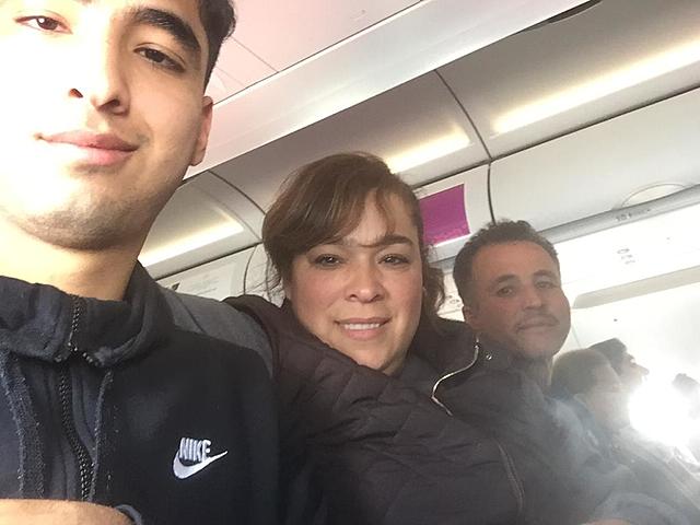 Papás y David se mudan a EUA