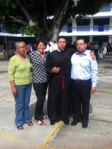 Graduación Alejandro (preparatoria)