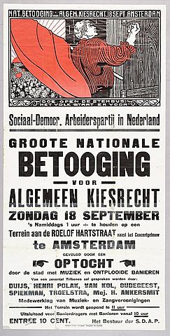 Alle volwassen mannen en vrouwen mogen voor het eerst hun volksvertegenwoordigers kiezen.