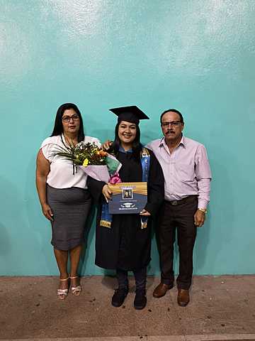 Graduación de bachillerato y Técnico Medio.
