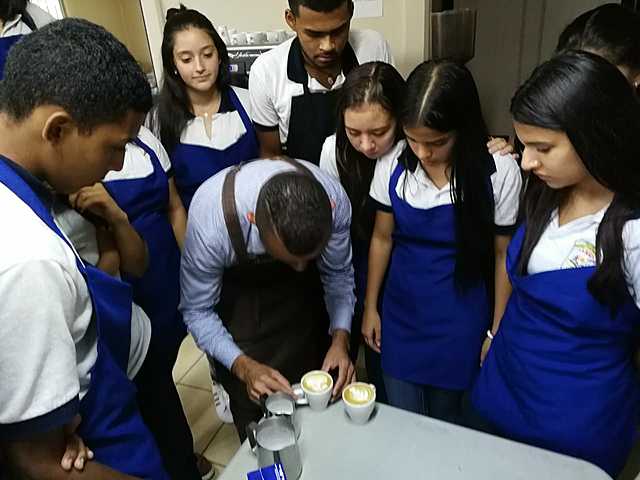 Recibí un Curso Básico de Barismo.