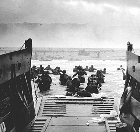 Tweefrontenoorlog en Atoombommen op Japan