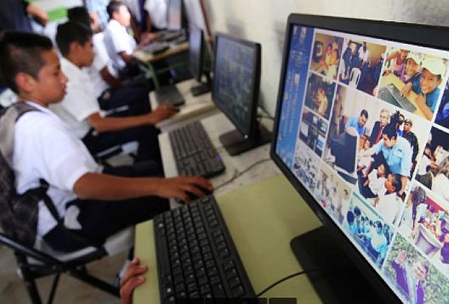 2.2 Millones de Personas tienen acceso a Internet