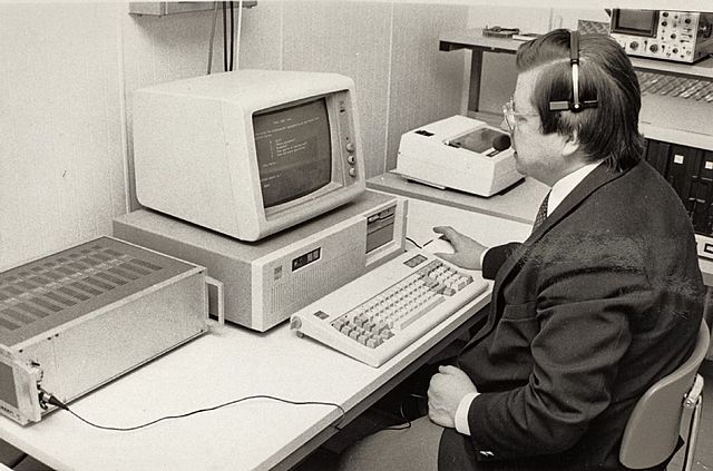 Teuvo Kohonen, de la Universidad de Helsinki,