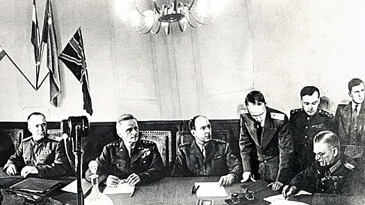 Подписание Акта о безоговорочной капитуляции фашистской Германии