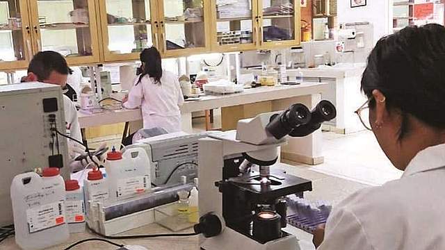 Bolivia pasa los 20 mil casos, pero con datos retrasados