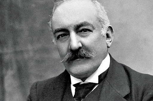 Una Gran Disputa entre Partidos Políticos toma lugar para la reforma, entonces se sanciona la ley que había sido dictada por Saenz Peña que era del Voto Secreto y Obligatorio