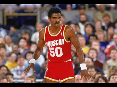 Sampson Cripples the Lakers