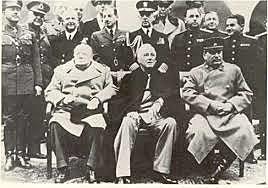 Desaparece la Unión Soviética y termina la Guerra Fría.