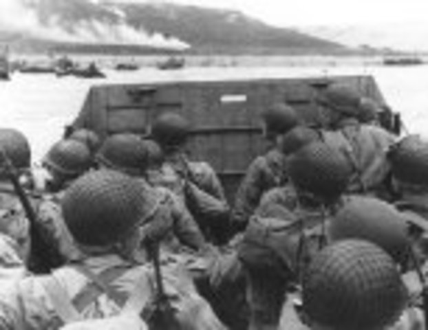 •	The American Liberty League is founded to defend conservative values of private property and individual enterprise.