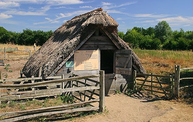 Anglo-Saxon houses