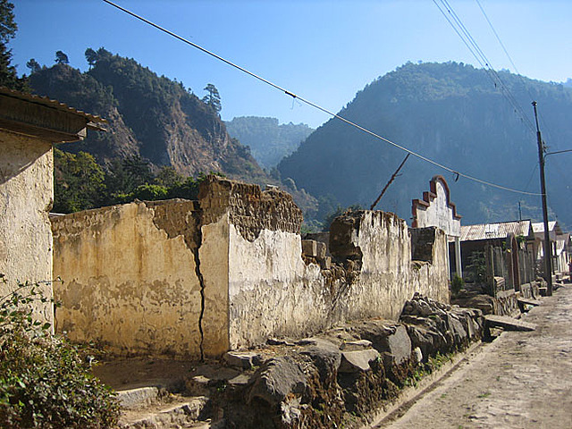 Deslizamiento en El Cambray 2