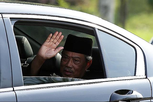 慕尤丁宣誓就任大马第八任首相
