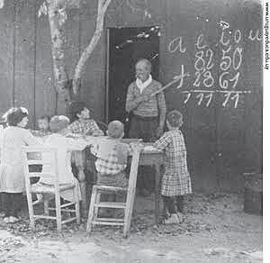 Se aprueba la LEY DE ESCUELAS DE INSTRUCCIÓN RUDIMENTARIA