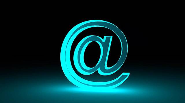 Es creado el correo electronico mail por Ray Tomlinson en BBN. El simbolo @ es escogido para significar “en”.