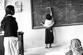 Las Centrales Agricolas pasaron a la Secretaria de Educación y fueron fusionadas con las normales rurales y las Misiones Culturales para integrar "La Escuela Regional Campesina".