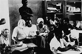 Es nombrado Director del departamento de Educación y Cultura del servivio Social en el estado de Pernambuco.