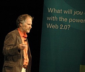 La primera conferencia