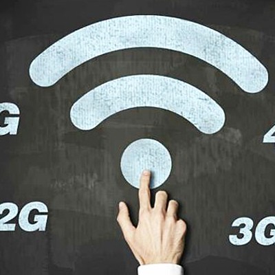 Timeline: Evolución de la red de comunicación móvil... Valeria Navia y Nicole Merchan 10-1