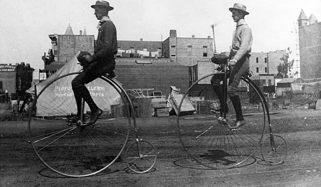 MONOCICLO E BICICLETA