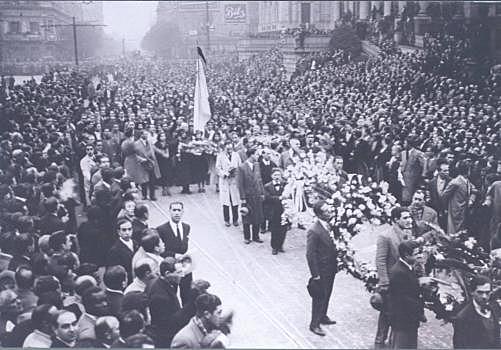 Muere el ex presidente radical Hipólito Yrigoyen.