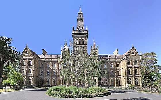 UNIVERSIDAD DE MELBOURNE
