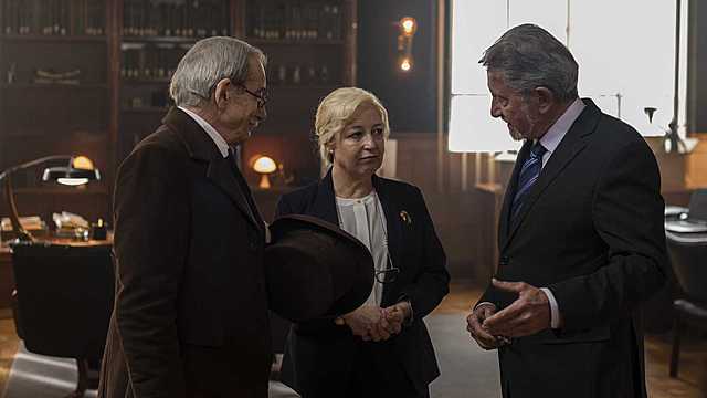 Precuela 4ª Temporada: Resolver un desajuste temporal causado por una alarma en un años inexacto.