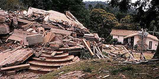 LOS ENEMIGOS DE ESCOBAR VAN TRAS EL: