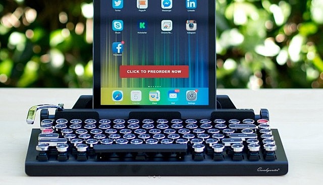 QWERKYWRITER, una máquina de escribir- 2015