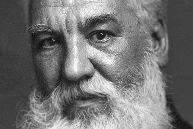 Alexander Graham Bell fue considerado el inventor del teléfono