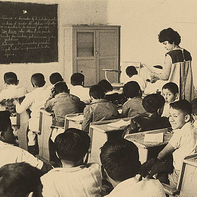 Timeline: ¡Tras los pasos de la infancia y la adolescencia!