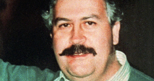 Pablo Escobar comienza una ola de asesinatos y secuetros para presionar la caida de la extradicion