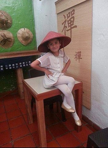 mi primera vez acompañando a mi mama  al trabajo