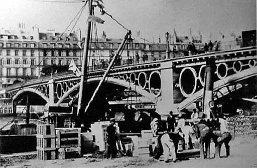 Primer puente sobre pontones