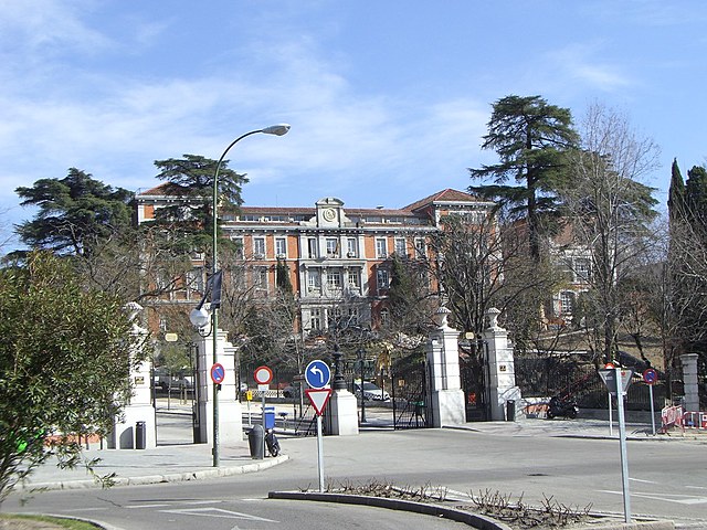Escuela de caminos y canales
