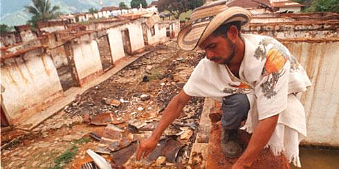 INTERCEPTACIONES ILEGALES Y LA MASACRE DE ARO