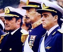 La junta militar (la triple alianza: Videla, Agosti, Mazera):