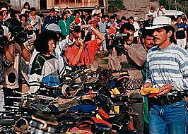 El M-19 entrega las armas. Partido político Alianza Democrática