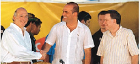 Firma el acuerdo de Santa Fer de Ralito