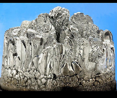 Magnesio (mg) quien lo reconoció como un elemento químico fué el Inglés Josep Black .el metal en sí fue producido por primera vez por sir Humphry Davy en Inglaterra en 1808