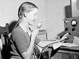 Se crea la primera Institución a Distancia