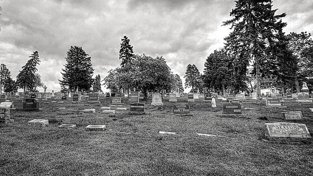 Thomas Kuhn passes away.