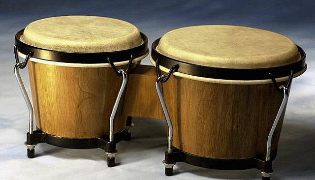 SIGLO XX - aparece el bongó por ser un instrumento criollo